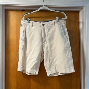 Faherty Men’s shorts size 32 off white linen/cotton blend 9” chino